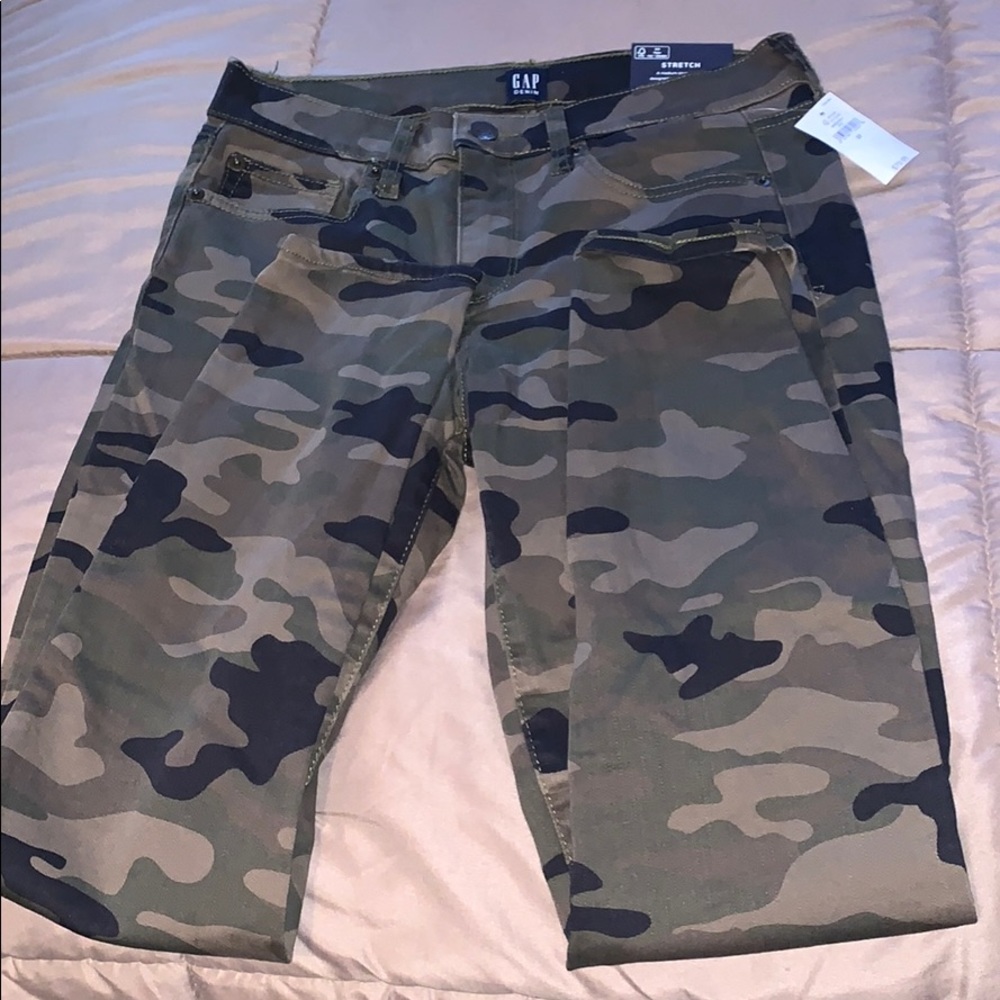 BRAND NEW CAMO PANTS !